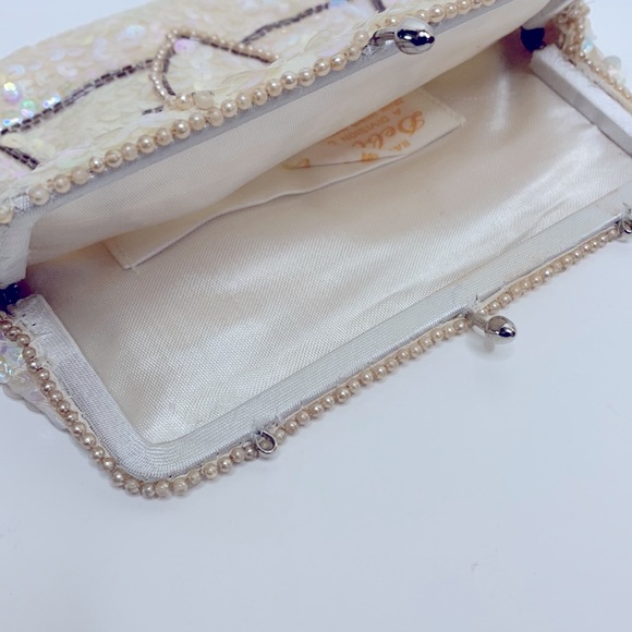 Bags By Debbie | White Sequined Pearl Snap Purse | Pearl Detailed Front Flower - Picture 5 of 7